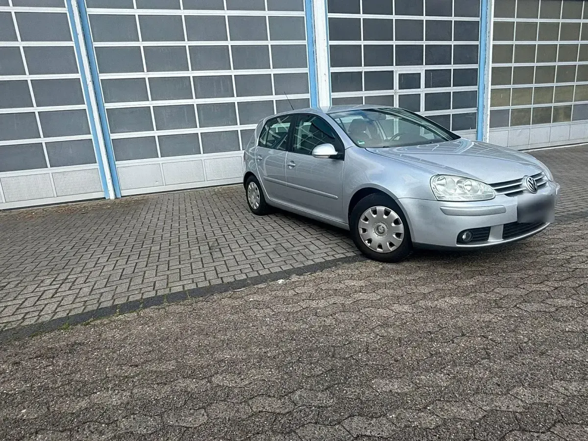 Używany VW Golf V 80 KM (58 kW) 2007 Szary Sedan/Limuzyna