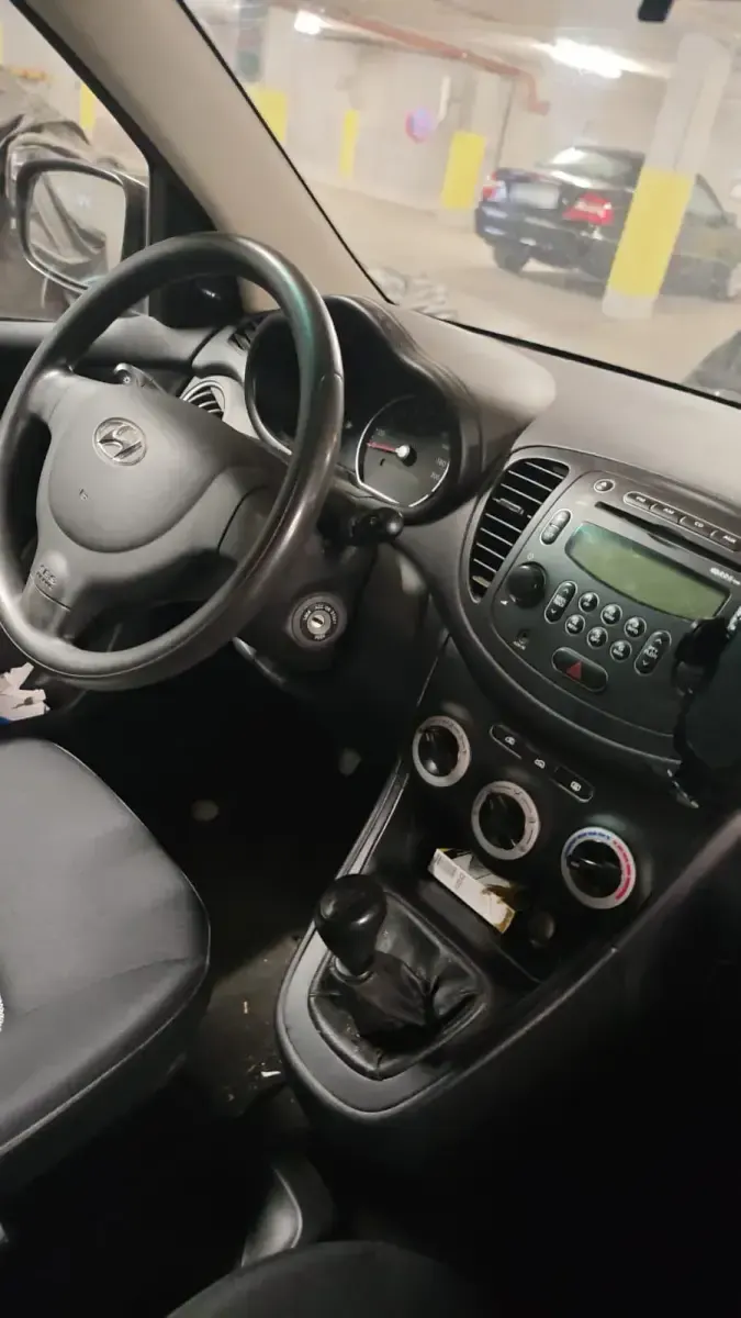 Gebraucht Hyundai i10 67 PS (49 kW) 2011 Rot Kleinwagen