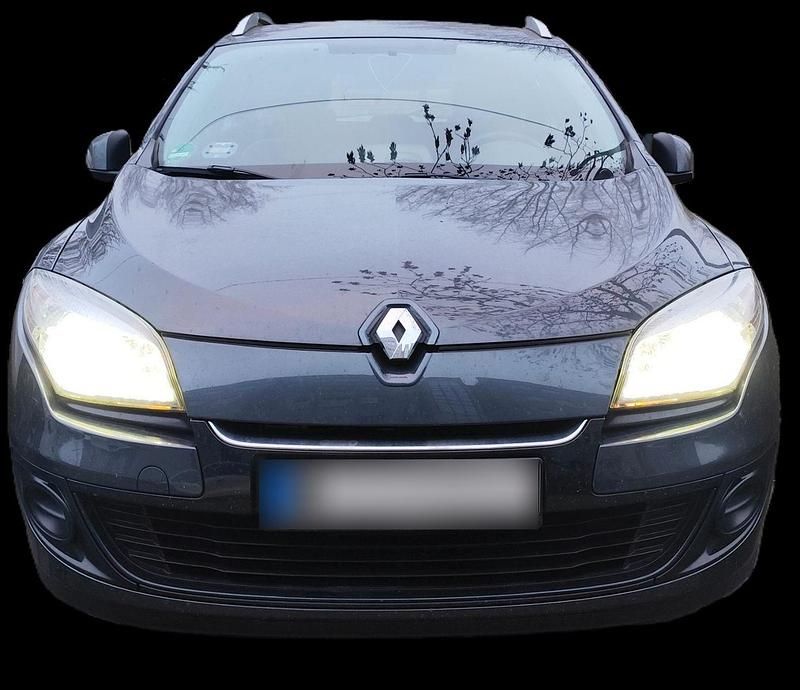 Gebraucht Renault Mégane GrandTour Expression 110 PS (80 kW) 2013 Grau Kombi