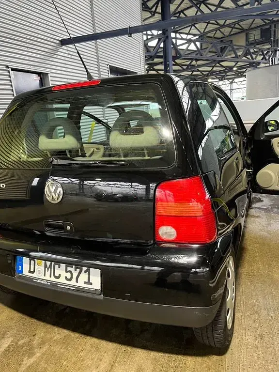 Używany VW Lupo 60 KM (44 kW) 2002 Czarny Hatchback