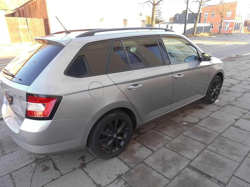 Gebraucht Skoda Fabia Style 90 PS (66 kW) 2016 Cappuccinobeige metallic Kombi