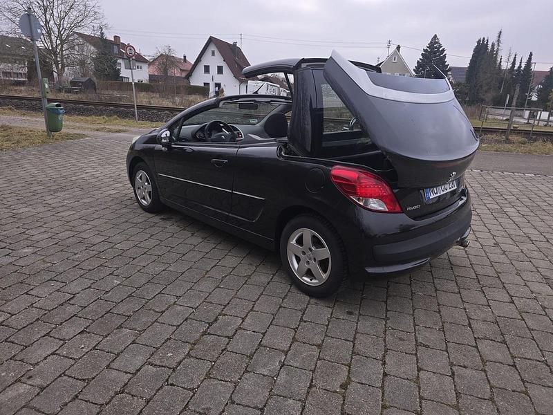 Gebraucht Peugeot 207 CC 120 PS (88 kW) 2011 Schwarz Cabrio