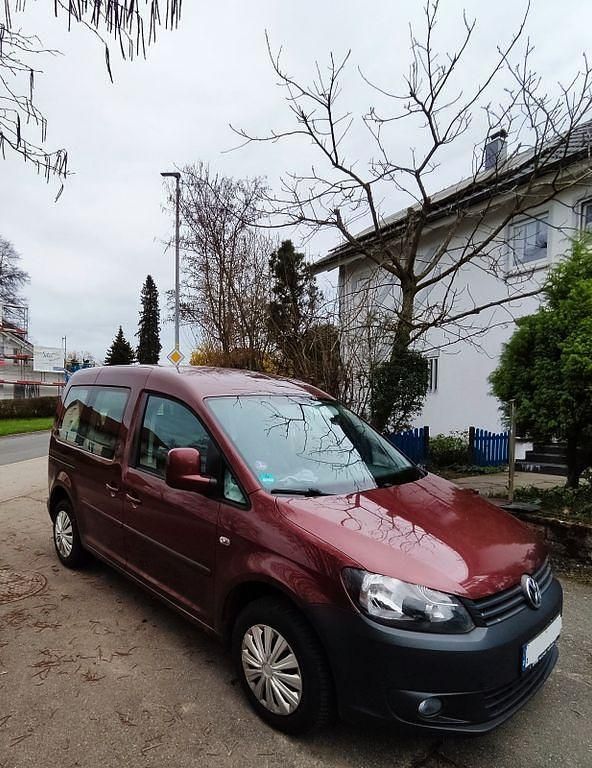 Gebraucht VW Caddy 105 PS (77 kW) 2011 Rot Van / Kleinbus