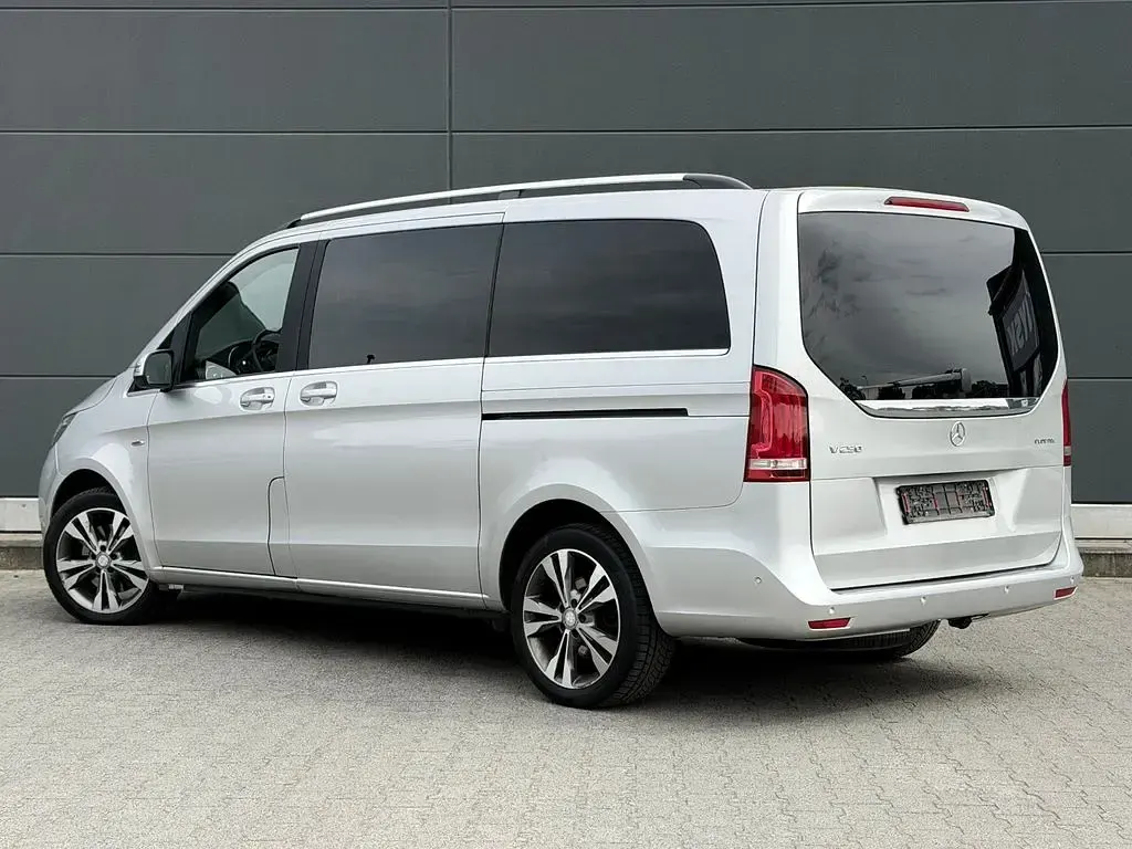 Gebraucht Mercedes V250 Edition 190 PS (139 kW) 2014 Silber Van / Kleinbus