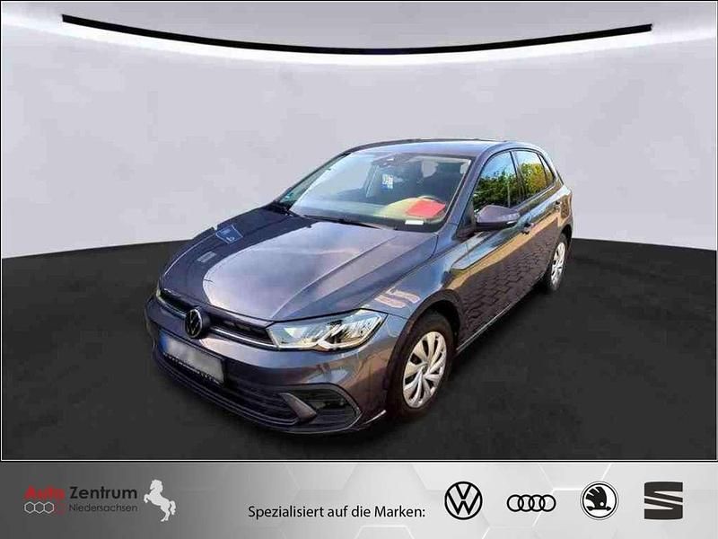 Smoky gray metallic Gebraucht 2023 VW Polo Life Kleinwagen | 17.970 € (Fairer Preis) - Bild 1/3