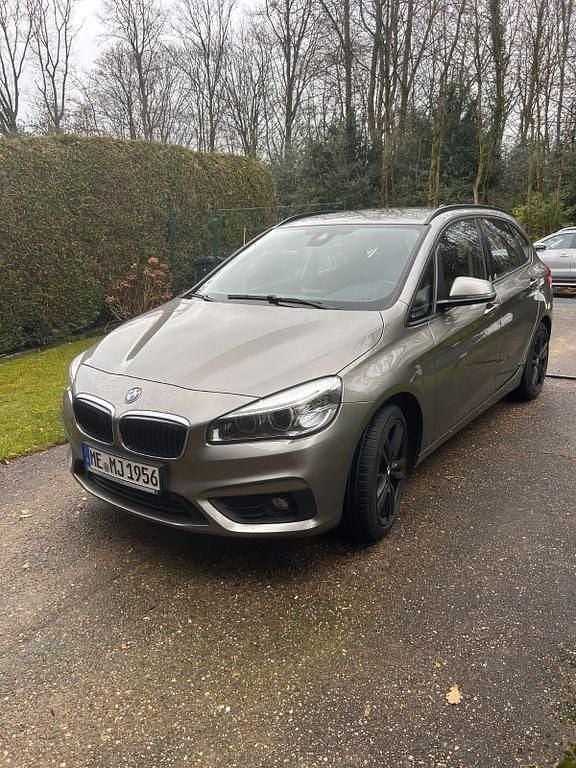 Gebraucht BMW 220 Active Tourer Advantage 190 PS (139 kW) 2018 Silber Van / Kleinbus
