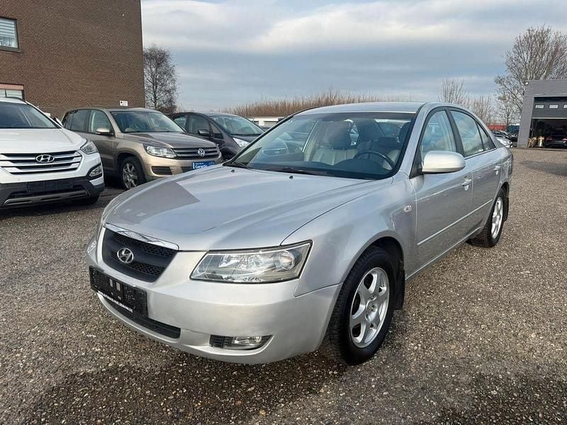 Gebraucht Hyundai Sonata GLS 162 PS (119 kW) 2005 Silber Limousine