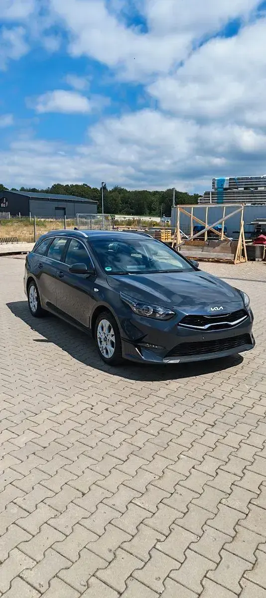 Gebraucht Kia Ceed Sportswagon Vision 160 PS (117 kW) 2022 Grau Kombi