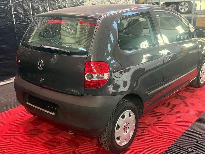 Gebraucht VW Fox Basis 54 PS (39 kW) 2006 Grau Kleinwagen