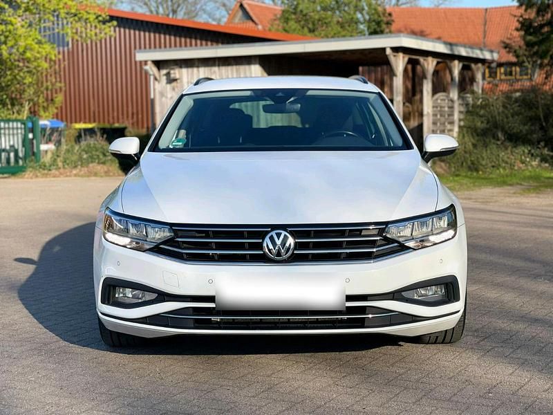 Usata VW Passat 150 CV (110 kW) 2019 Bianco Station wagon