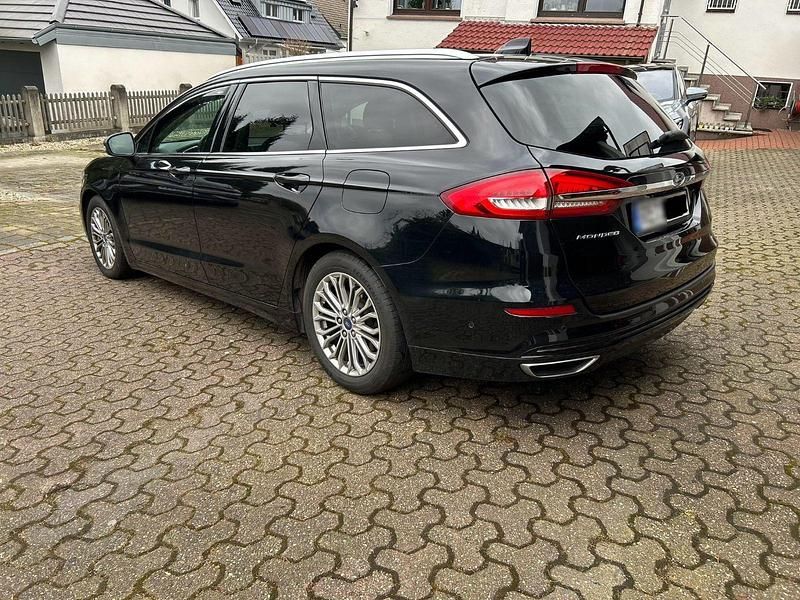 Gebraucht Ford Mondeo Titanium 190 PS (139 kW) 2021 Schwarz Kombi