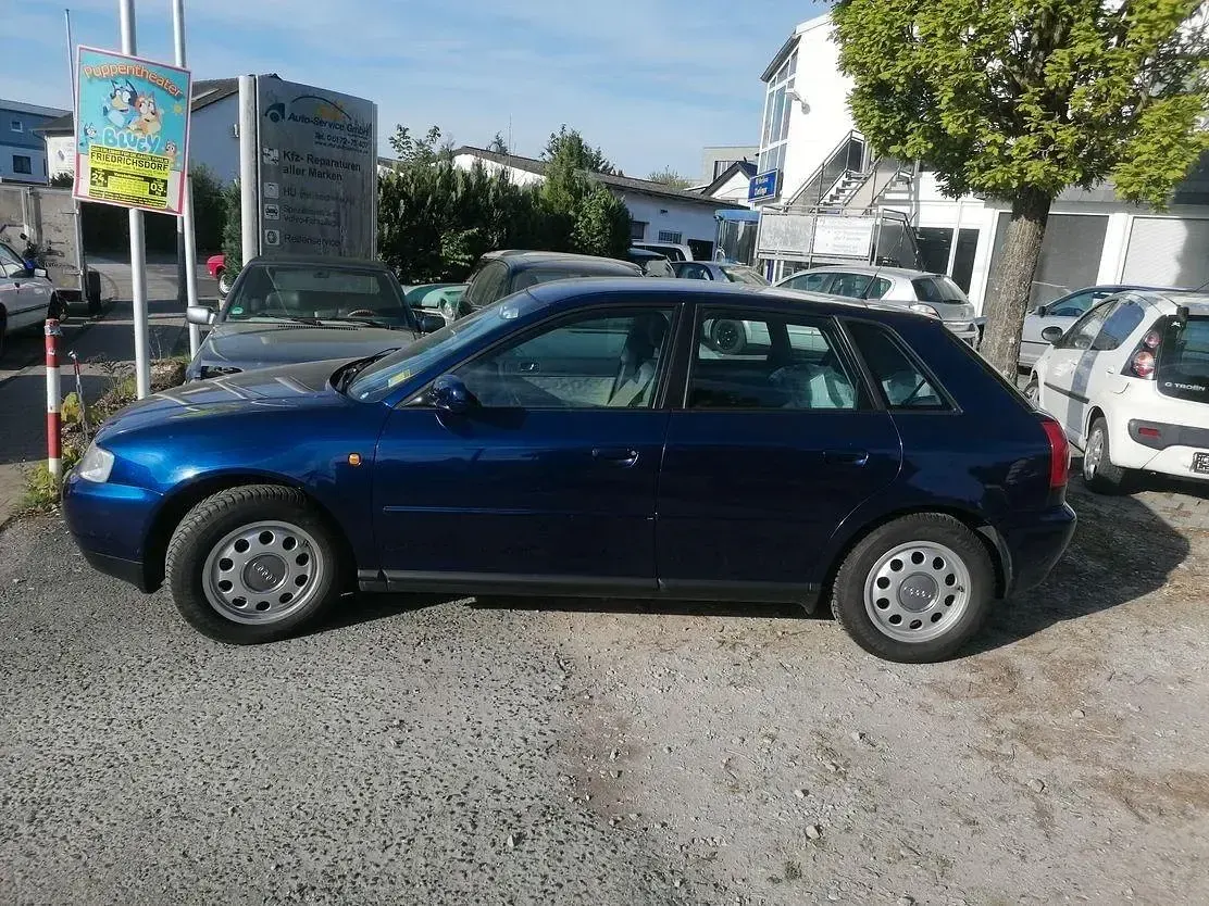 Usata Audi A3 Sport 125 CV (91 kW) 2000 Blu Utilitaria