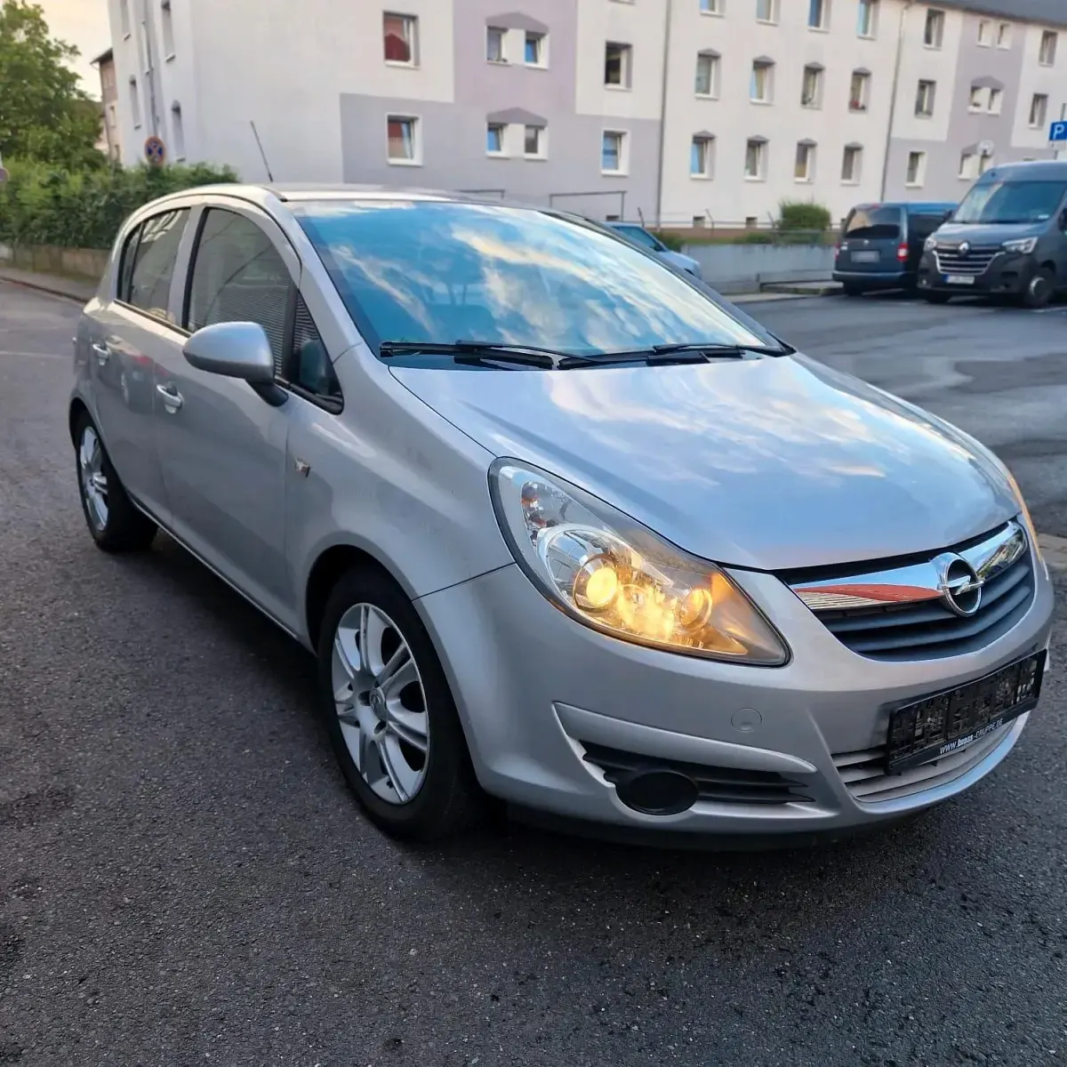 Gebraucht Opel Corsa 86 PS (63 kW) 2009 Silber Kleinwagen