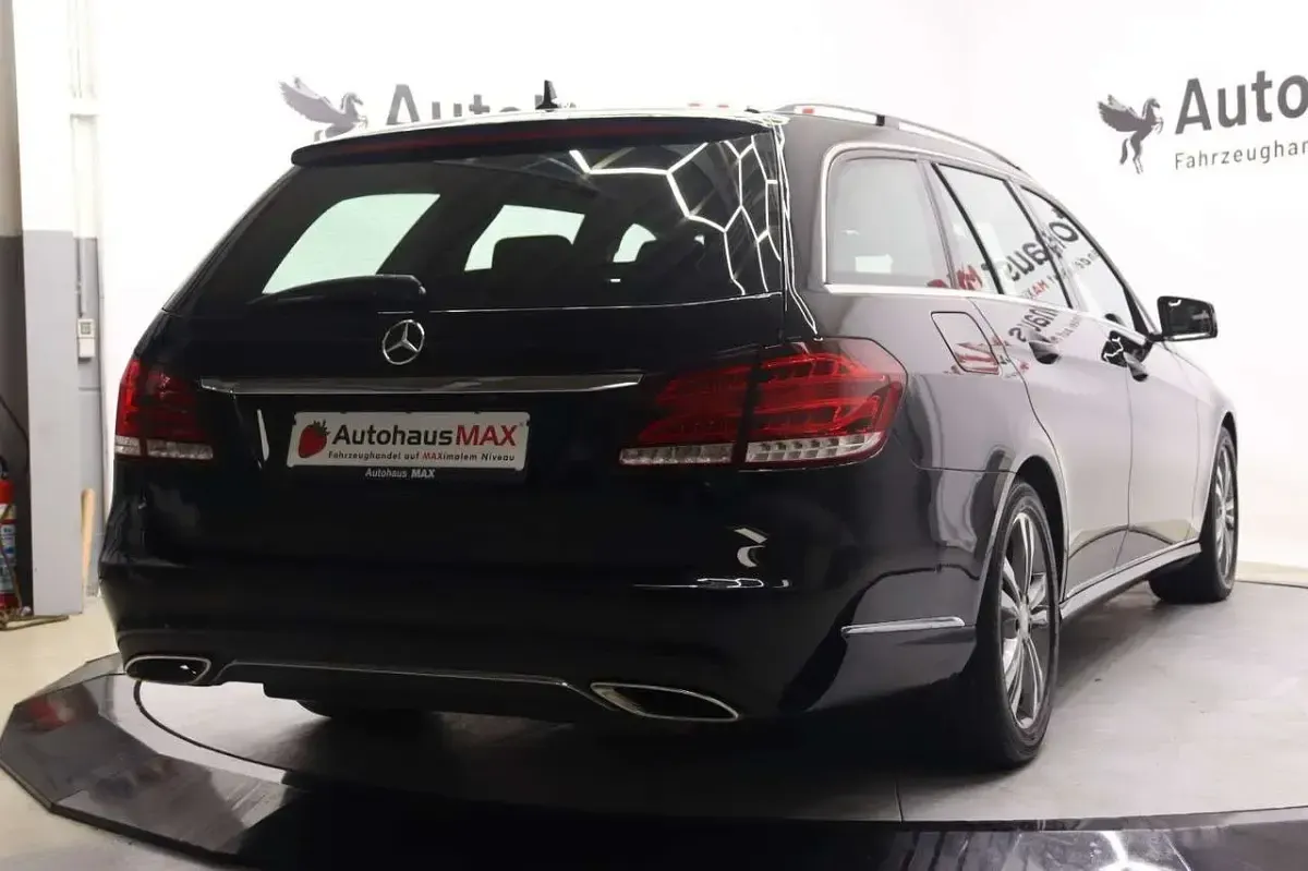 Gebraucht Mercedes E200 Avantgarde 184 PS (135 kW) 2016 Schwarz Limousine