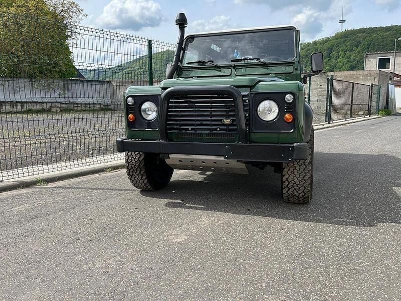 Gebraucht Land Rover Defender 122 PS (89 kW) 1999 Grün Kombi