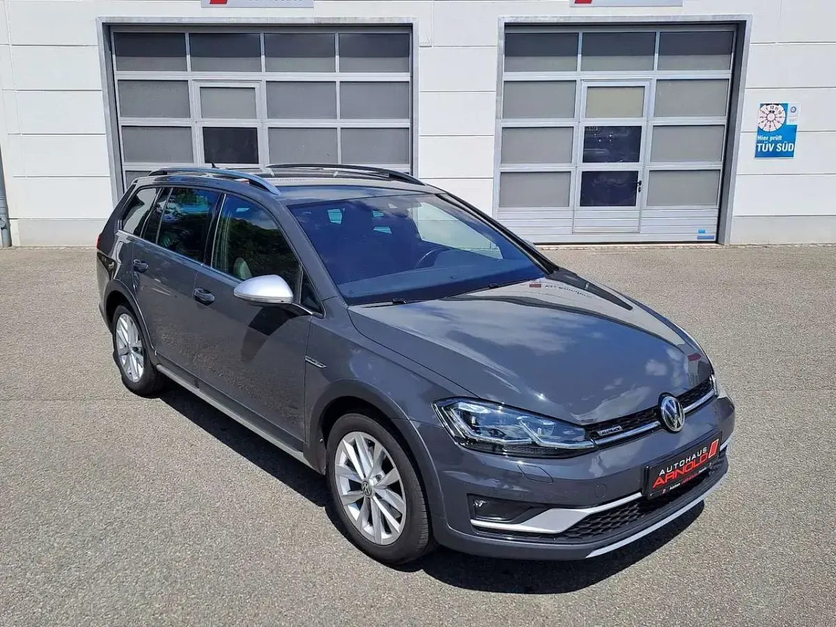 Gebraucht VW Golf Alltrack 184 PS (135 kW) 2019 Urnograu Kombi