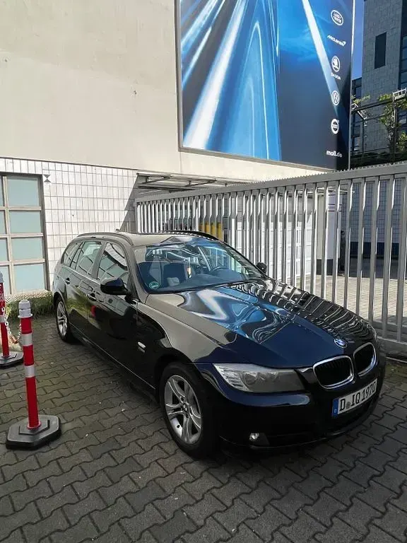 Second-hand BMW 320 184 CP (135 kW) 2011 Negru Break
