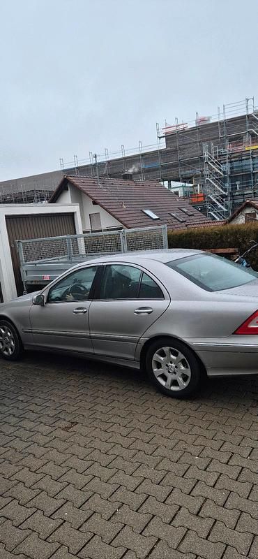 Gebraucht Mercedes 200 163 PS (119 kW) 2005 Gold Limousine