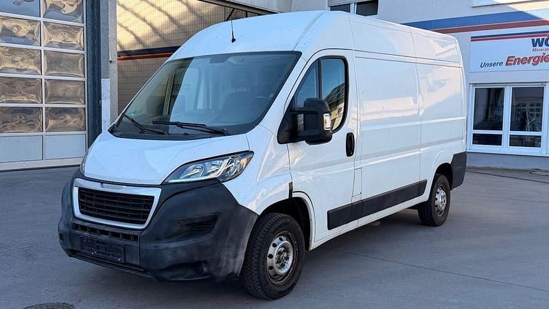 Gebraucht Peugeot Boxer 131 PS (96 kW) 2019 Weiß Van
