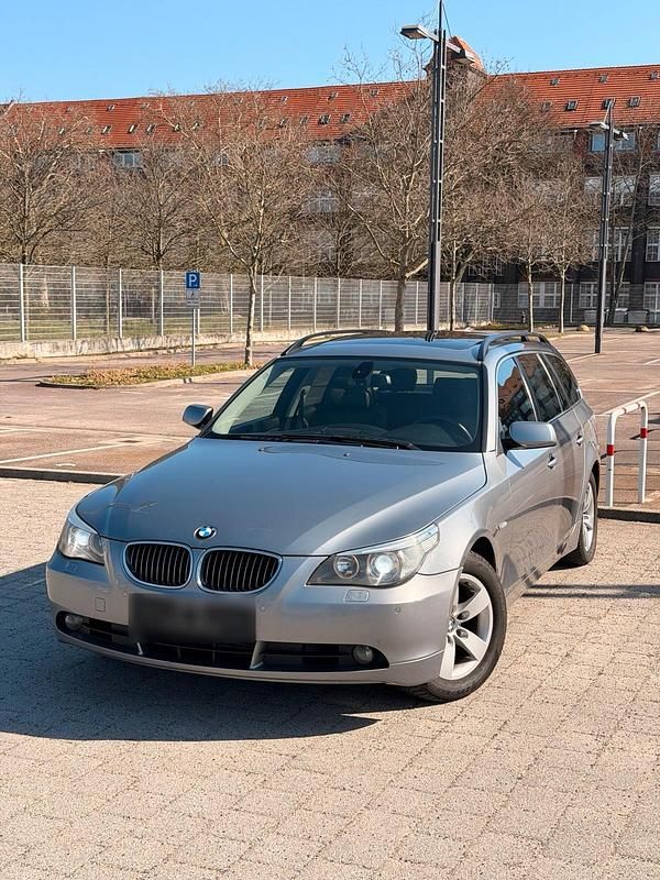 Gebraucht BMW 525 177 PS (130 kW) 2007 Grau Kombi