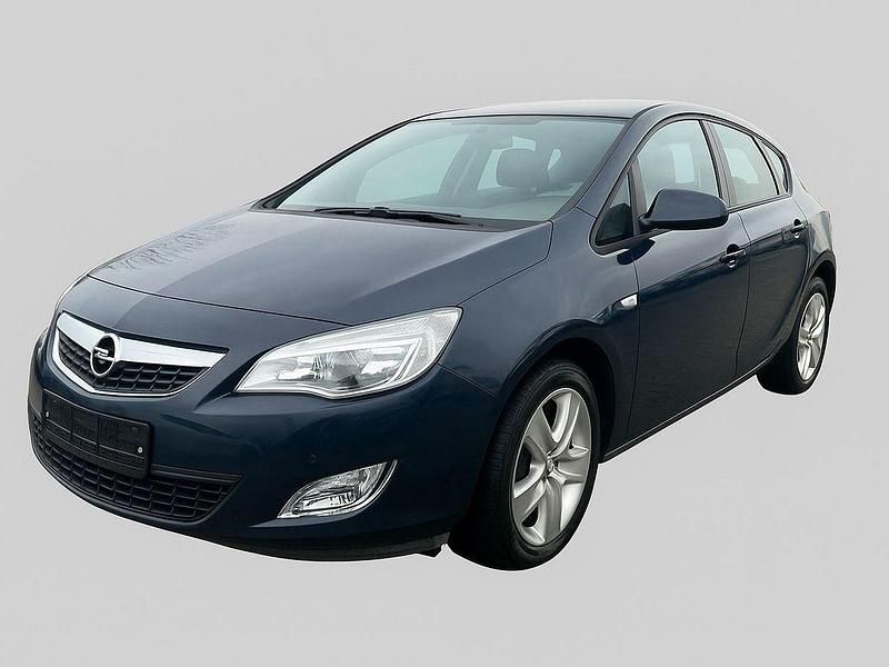 Blau Gebraucht 2011 Opel Astra Design Edition Kleinwagen | 4.899 € (Fairer Preis) - Bild 1/4