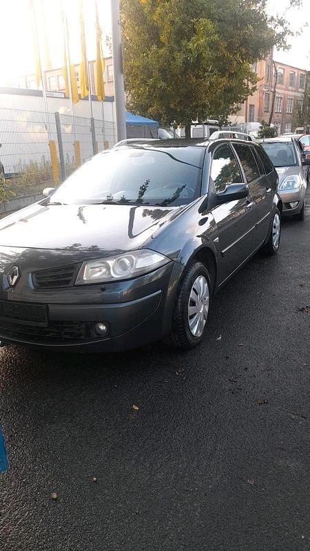 Grau Gebraucht 2007 Renault Mégane GrandTour Kombi | 1.600 € (Guter Preis) - Bild 1/4