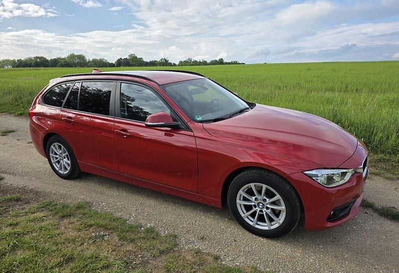 Gebraucht BMW 320 Advantage 190 PS (139 kW) 2019 Rot Kombi