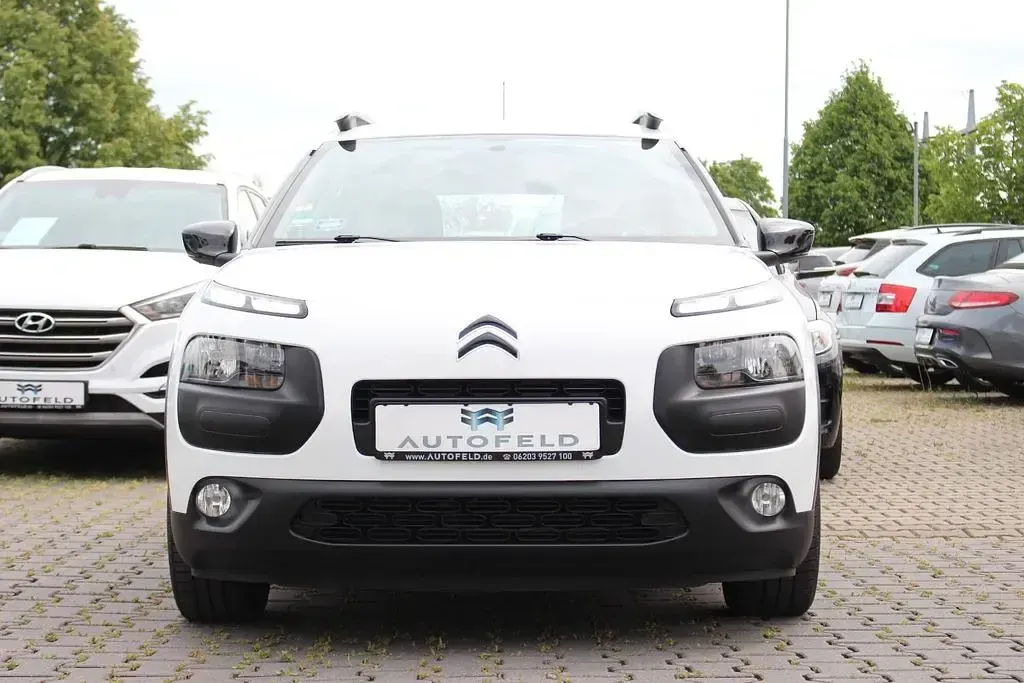 Gebraucht Citroën C4 SELECTION 82 PS (60 kW) 2017 Weiß Limousine