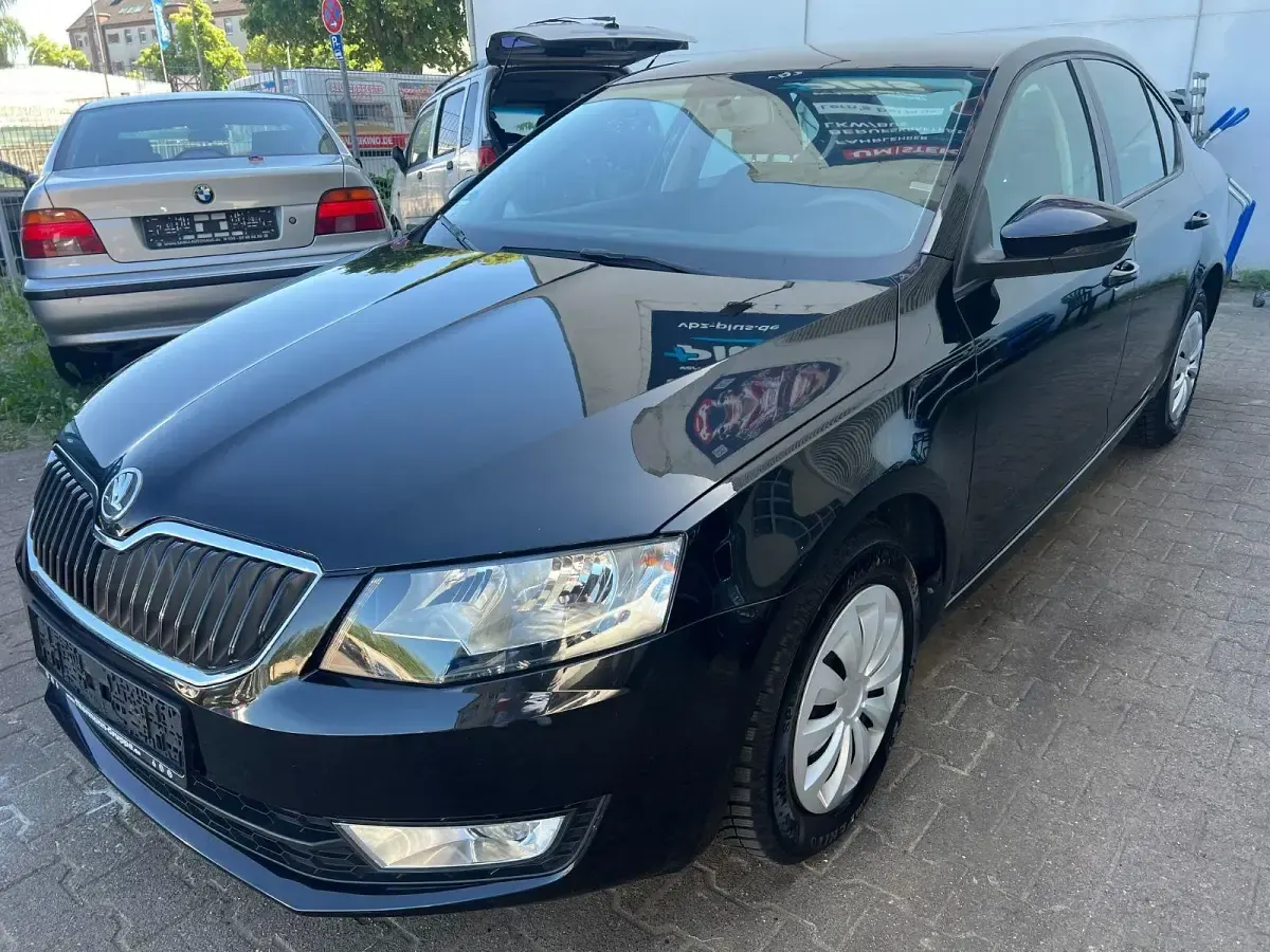 Gebraucht Skoda Octavia Ambition 105 PS (77 kW) 2014 Schwarz Kombi