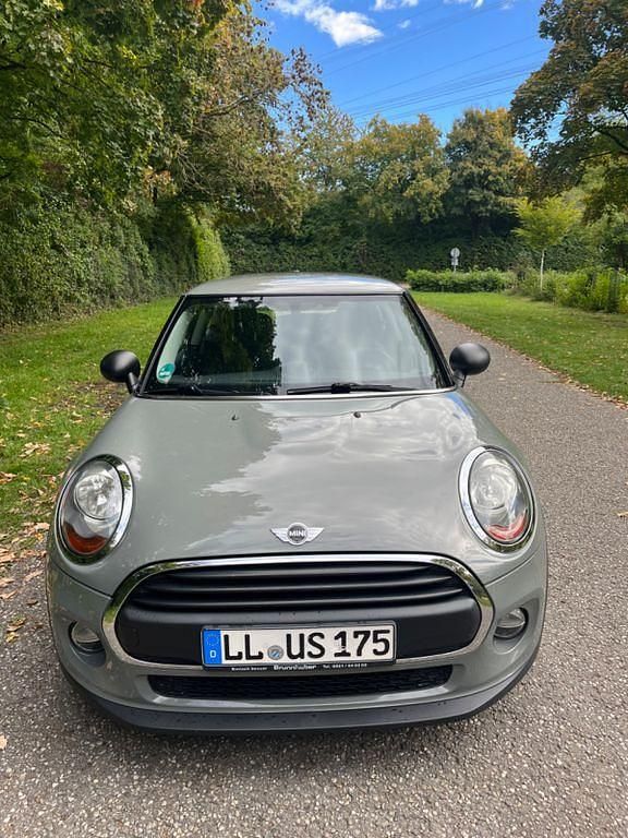 Grau Gebraucht 2017 Mini One D Kleinwagen | 11.000 € (Etwas zu teuer) - Bild 1/4