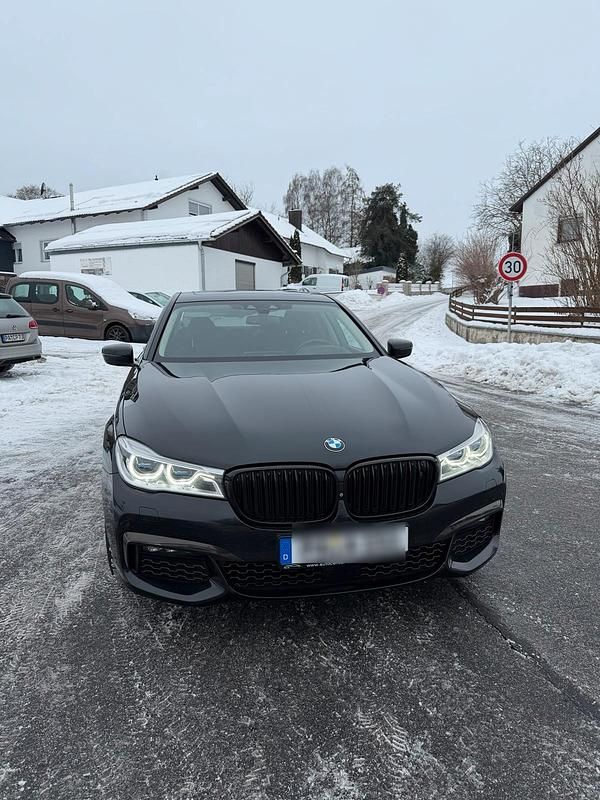 Schwarz Gebraucht 2017 BMW 740 M Sport Limousine | 37.999 € (Etwas zu teuer) - Bild 1/4