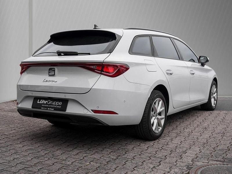 Second-hand Seat Leon Style 150 CP (110 kW) 2022 Alb Break