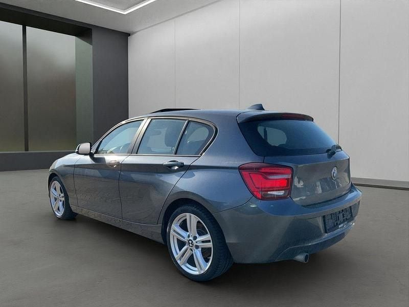 Gebraucht BMW 118 Advantage 143 PS (105 kW) 2015 Grau / mineralgrau (metallic) Kleinwagen