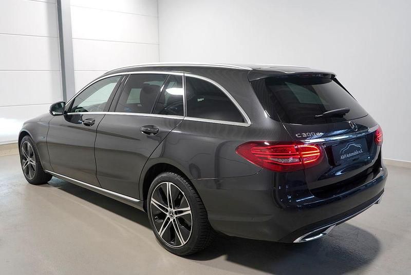 Gebraucht Mercedes C300e Avantgarde 194 PS (142 kW) 2020 Grau Limousine