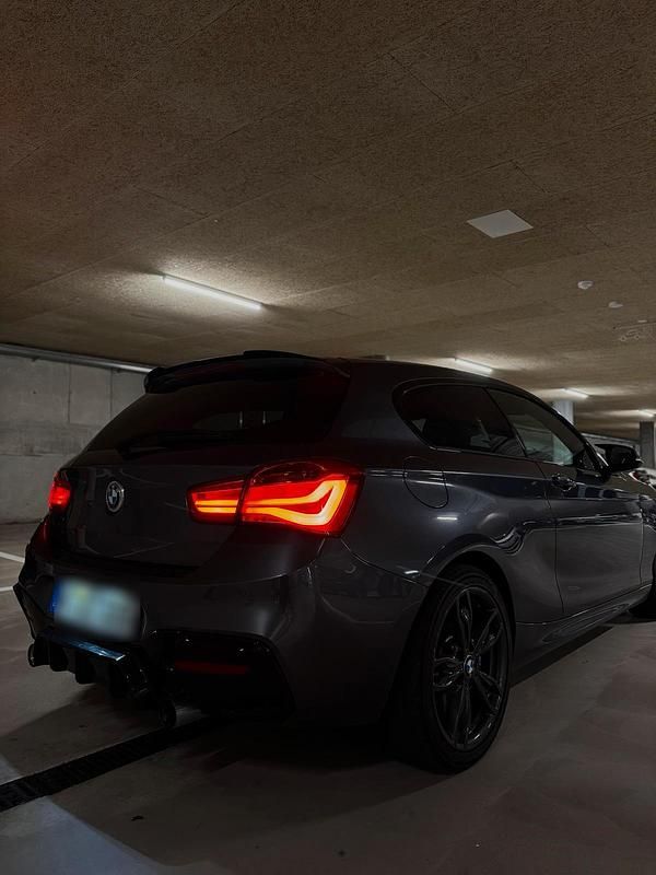 Gebraucht BMW M135 326 PS (239 kW) 2016 Grau Kleinwagen