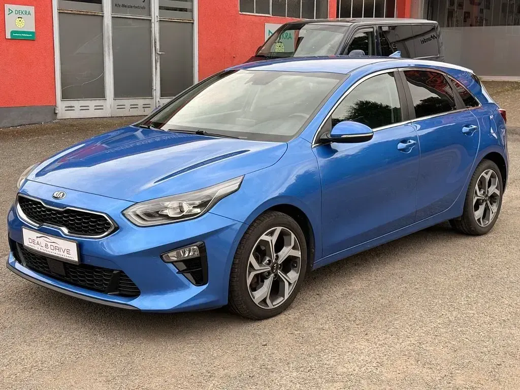 Gebraucht Kia Ceed 136 PS (100 kW) 2019 Blau Kleinwagen