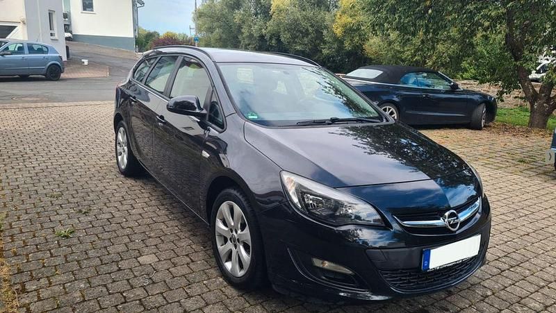 Schwarz Gebraucht 2013 Opel Astra Kombi | 6.200 € (Fairer Preis) - Bild 1/4