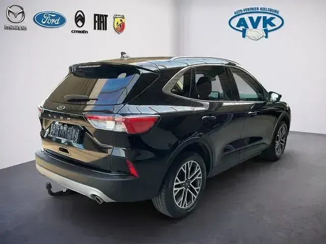 Używany Ford Kuga Titanium 190 KM (139 kW) 2020 Czarny SUV