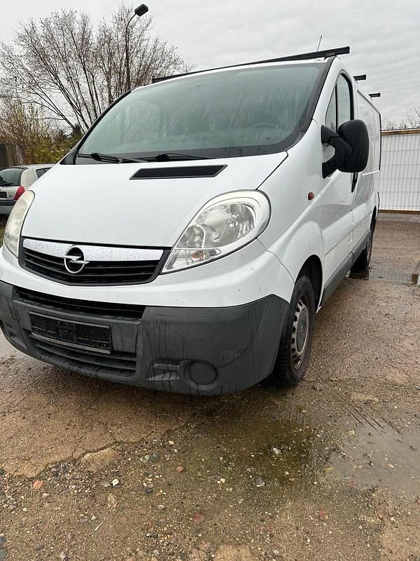 Weiß Gebraucht 2008 Opel Vivaro Van | 5.200 € (Fairer Preis) - Bild 1/4