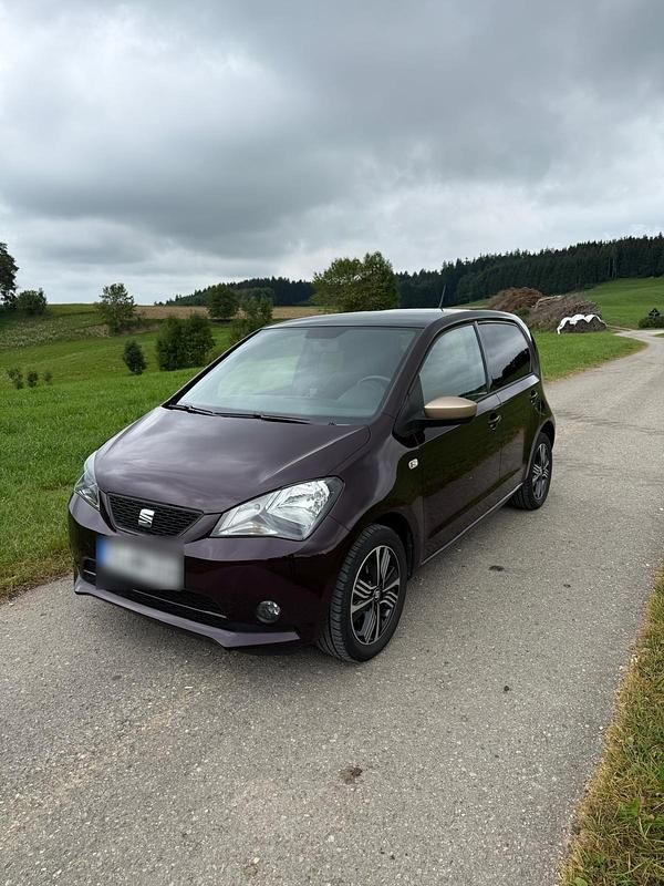 Violet Gebraucht 2017 Seat Mii Cosmopolitan Kleinwagen | 6.800 € (Fairer Preis) - Bild 1/4