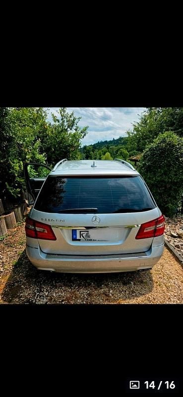 Silber Gebraucht 2012 Mercedes E350 Kombi | 8.300 € (Fairer Preis) - Bild 1/4