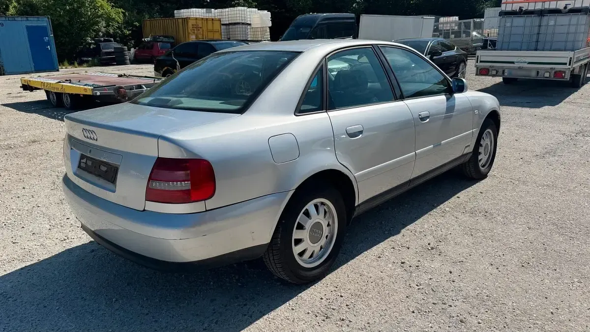 Gebraucht Audi A4 90 PS (66 kW) 1999 Limousine