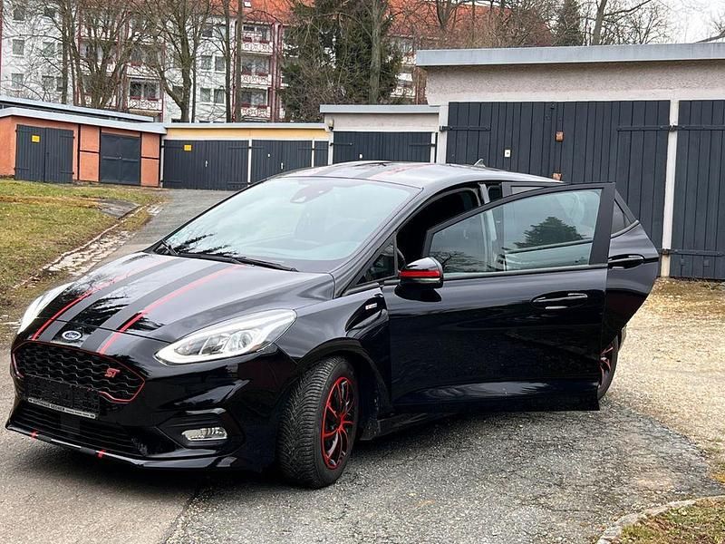Gebraucht Ford Fiesta ST-Line 140 PS (102 kW) 2018 Schwarz Limousine