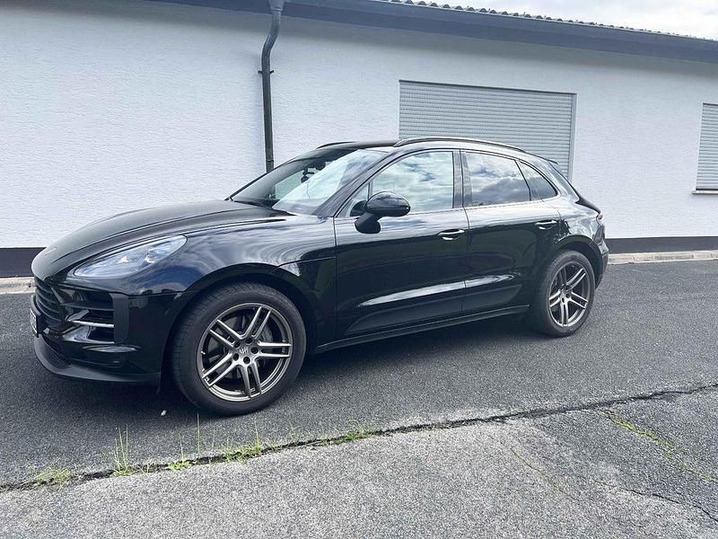 Schwarz Gebraucht 2020 Porsche Macan S SUV | 65.900 € - Bild 1/4