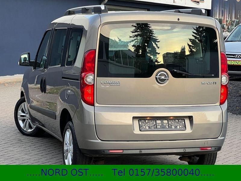 Gebraucht Opel Combo 105 PS (77 kW) 2012 Grau Kombi