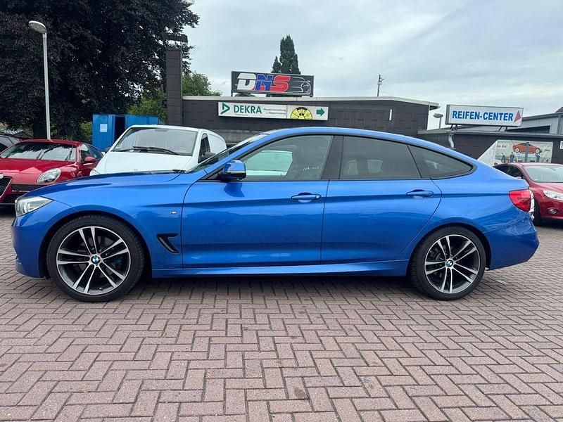 Gebraucht BMW 330 M Sport 252 PS (185 kW) 2018 Blau Limousine