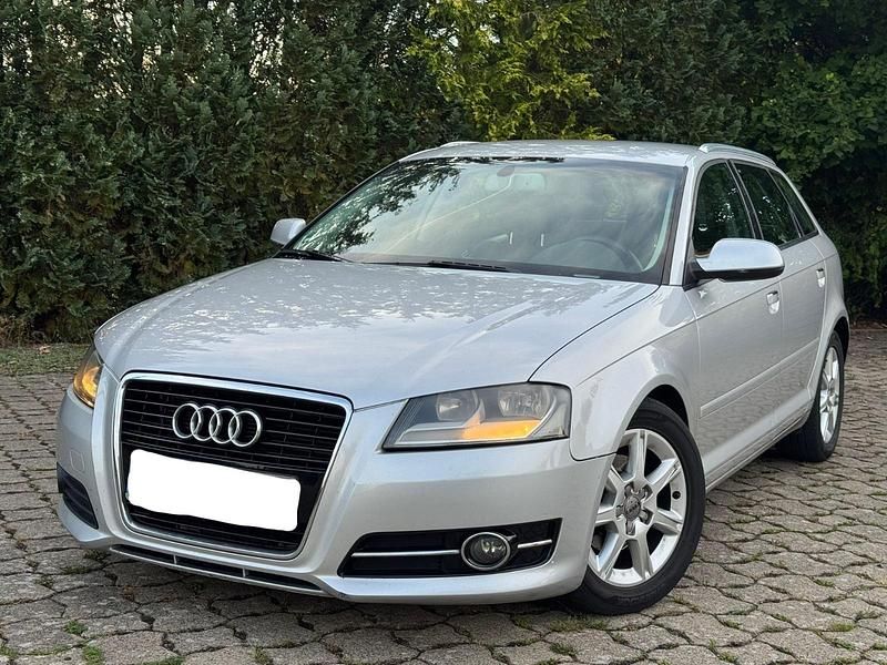 Silber Gebraucht 2010 Audi A3 Kleinwagen | 4.950 € (Guter Preis) - Bild 1/4