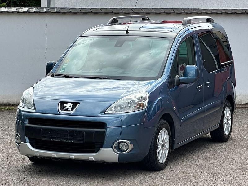 Blau Gebraucht 2010 Peugeot Partner Tepee Family Van / Kleinbus | 4.499 € (Fairer Preis) - Bild 1/4