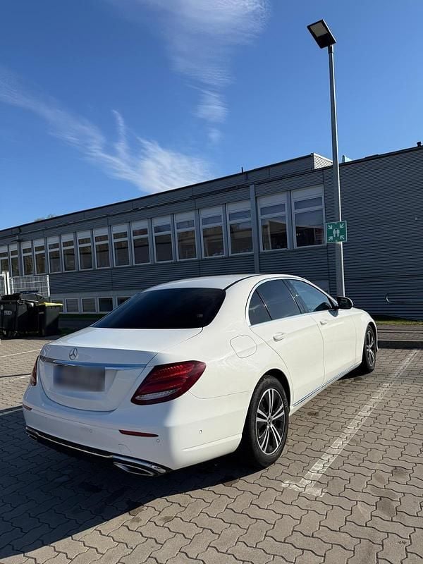 Second-hand Mercedes E200 150 CP (110 kW) 2018 Alb Berlinǎ