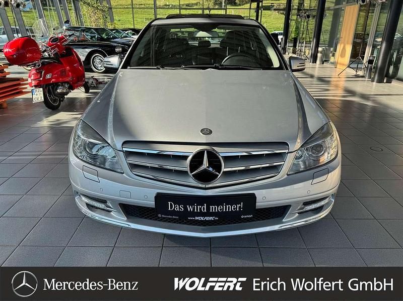 Gebraucht Mercedes C350 231 PS (169 kW) 2010 Iridiumsilbermetallic Limousine